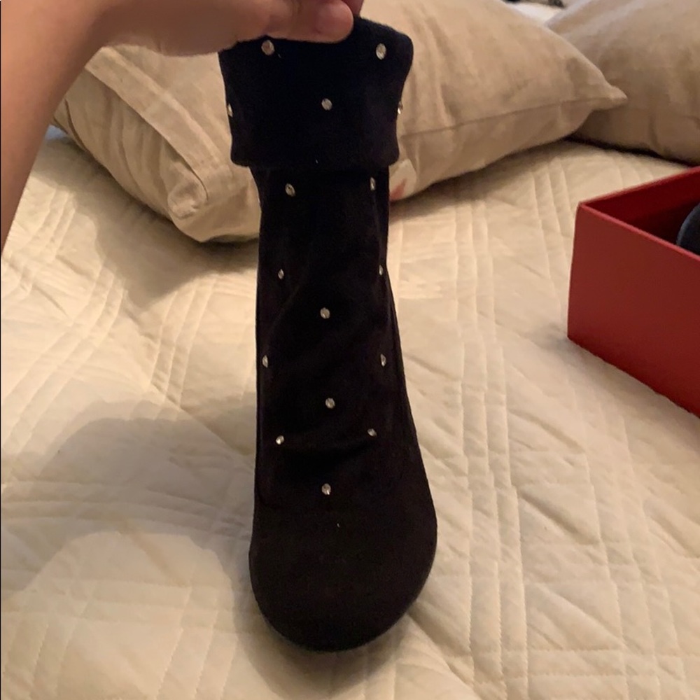 Boots - Picture 5 of 7